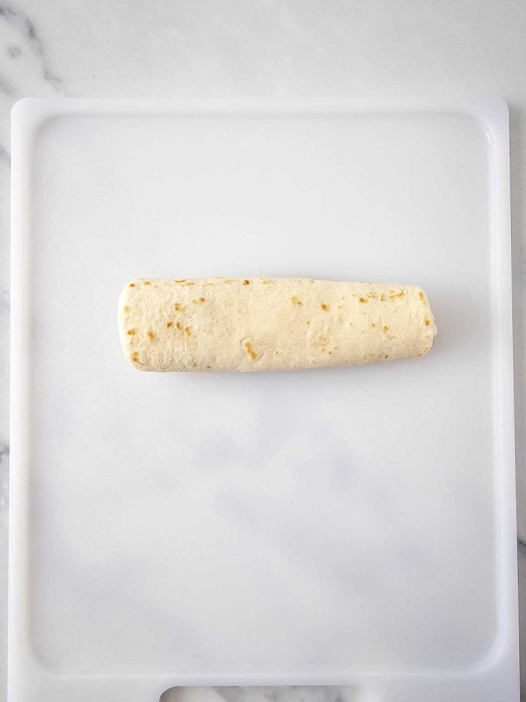 Air fryer strawberry cheesecake rollups process 4