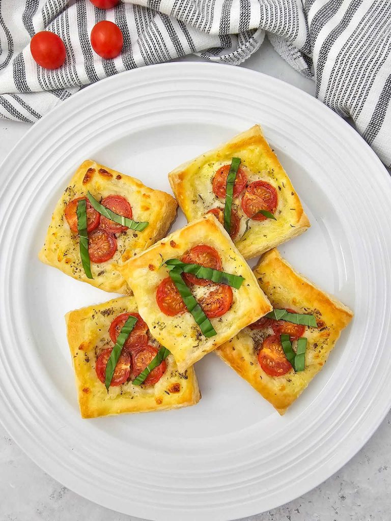 Puff pastry tomato tarts