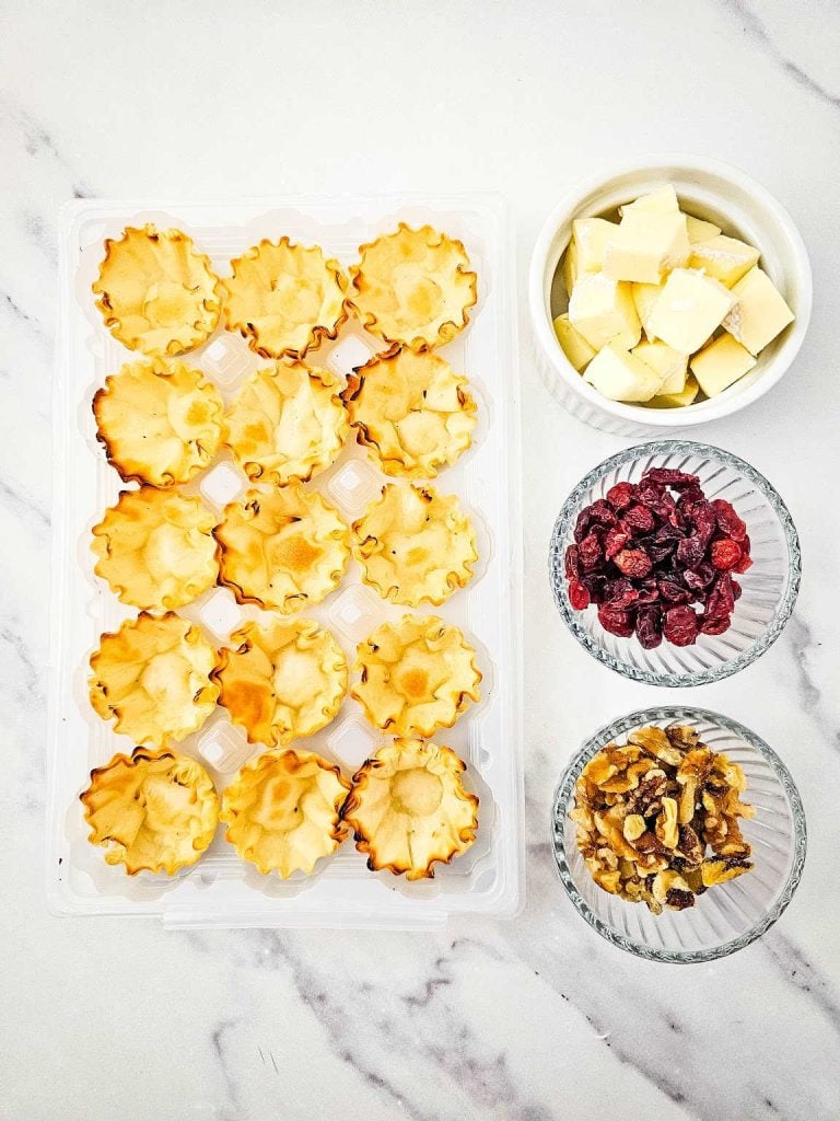 Walnut and cranberry brie bites ingredients