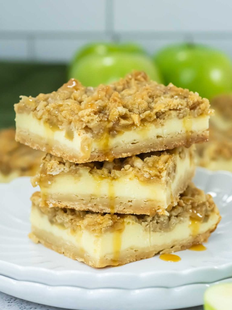 Caramel apple cheesecake bars
