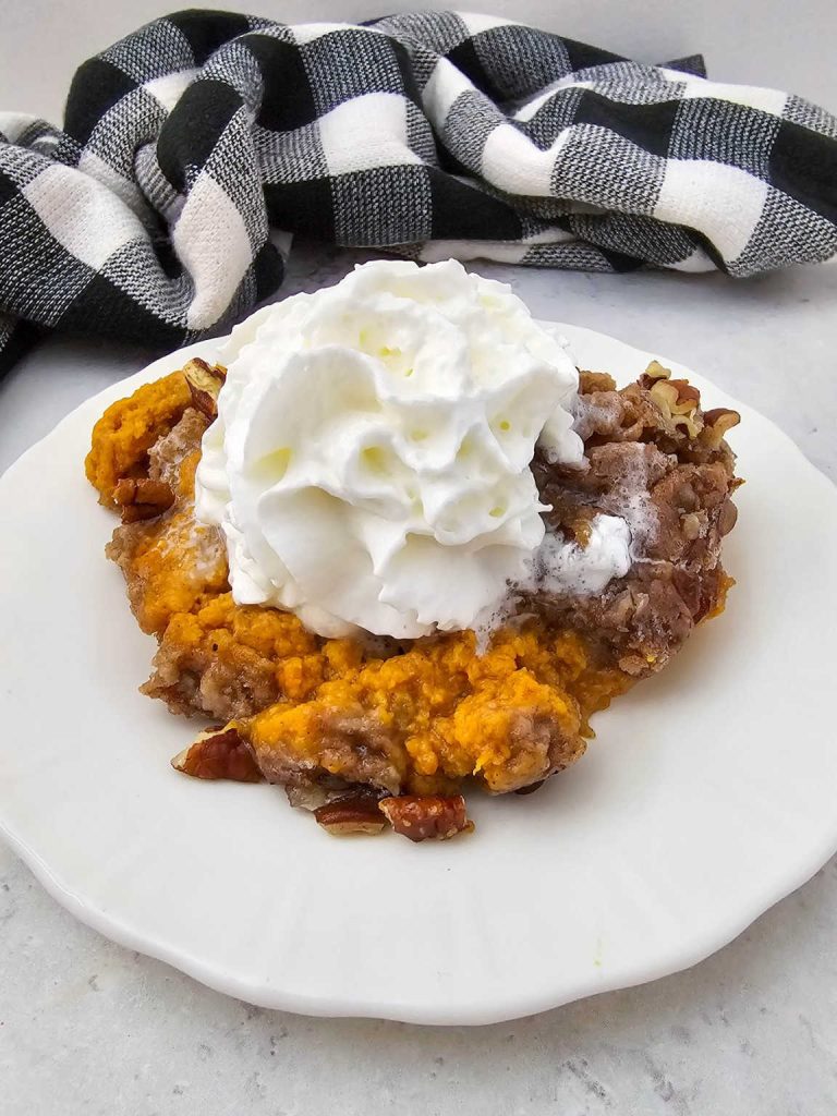 Crockpot pumpkin dump cake