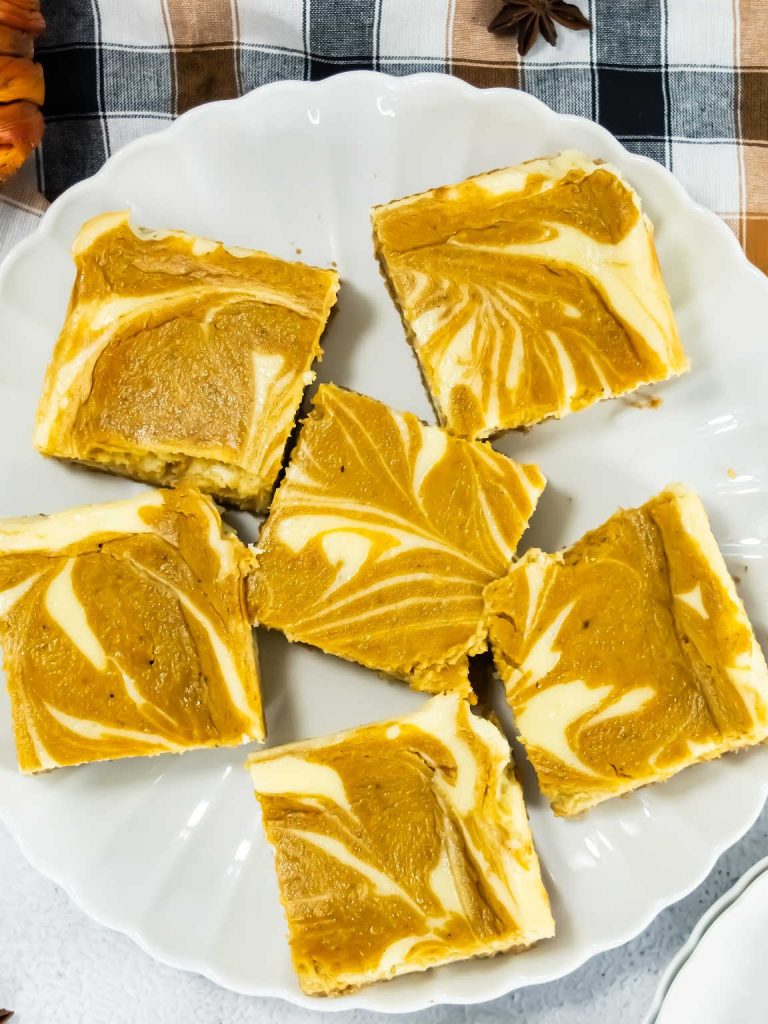 Pumpkin cheesecake bars