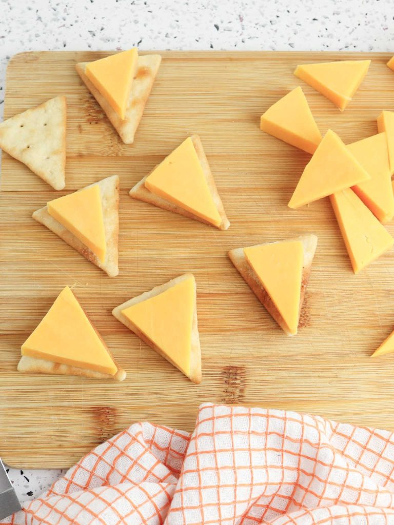 Pumpkin pie cheese and crackers process 3