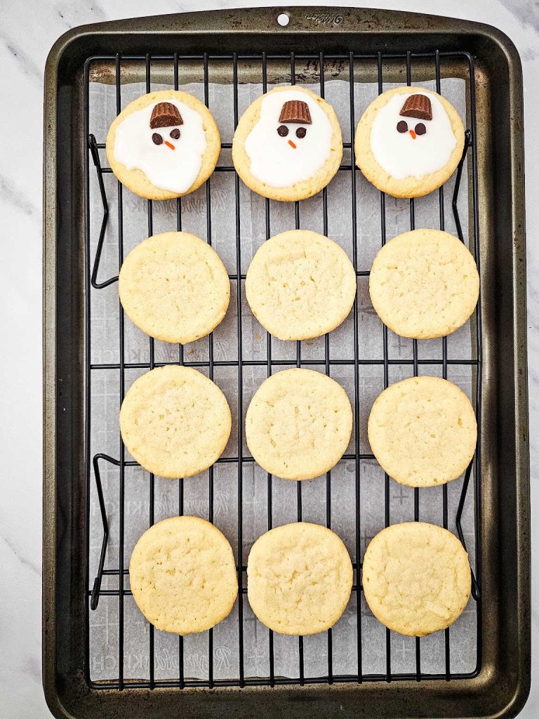 Melted snowman sugar cookies process 10