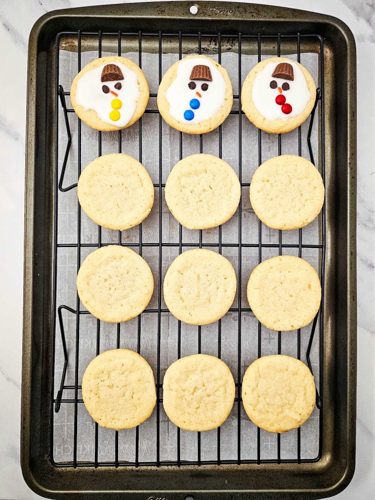Melted snowman sugar cookies process 11