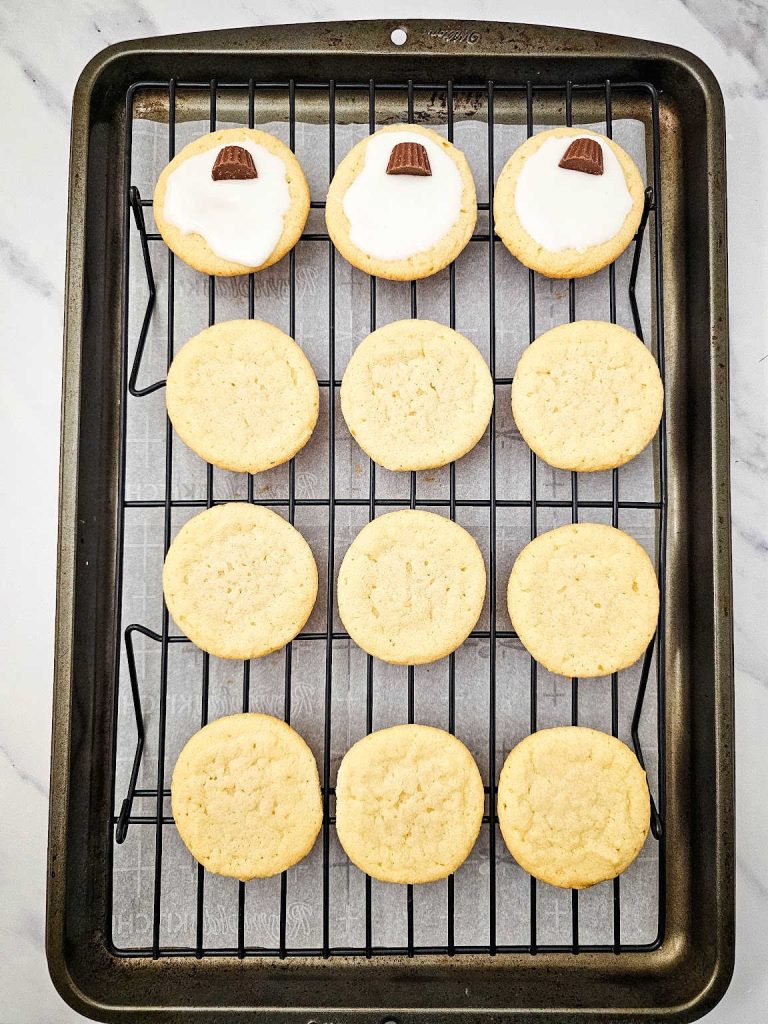 Melted snowman sugar cookies process 8