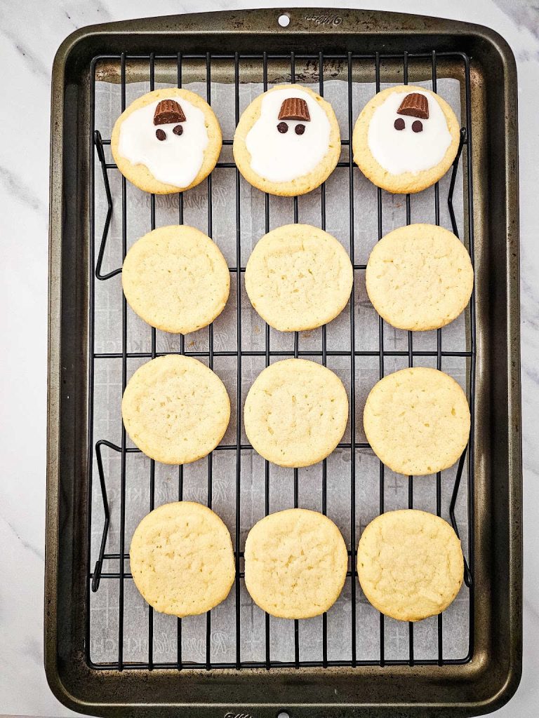 Melted snowman sugar cookies process 9