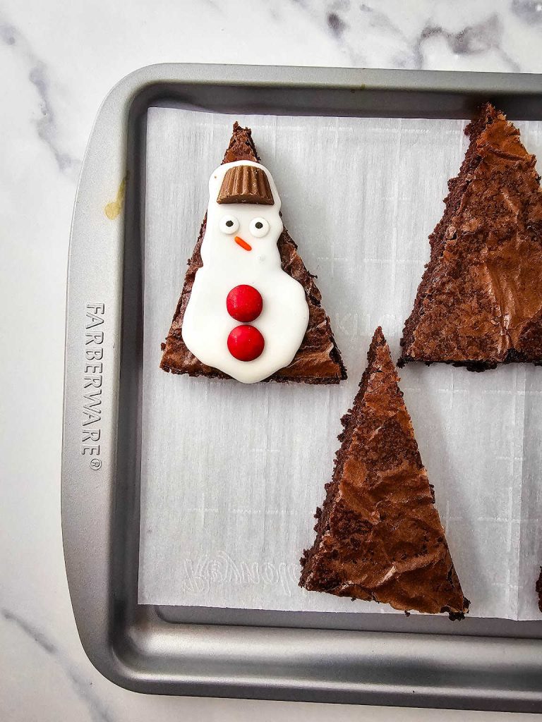 Snowman brownies process 8