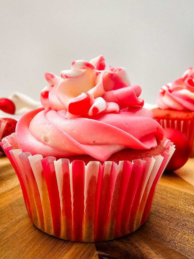 Candy cane swirl cupcakes