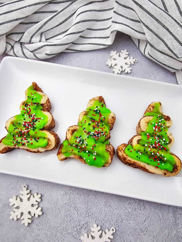 Christmas tree cinnamon rolls