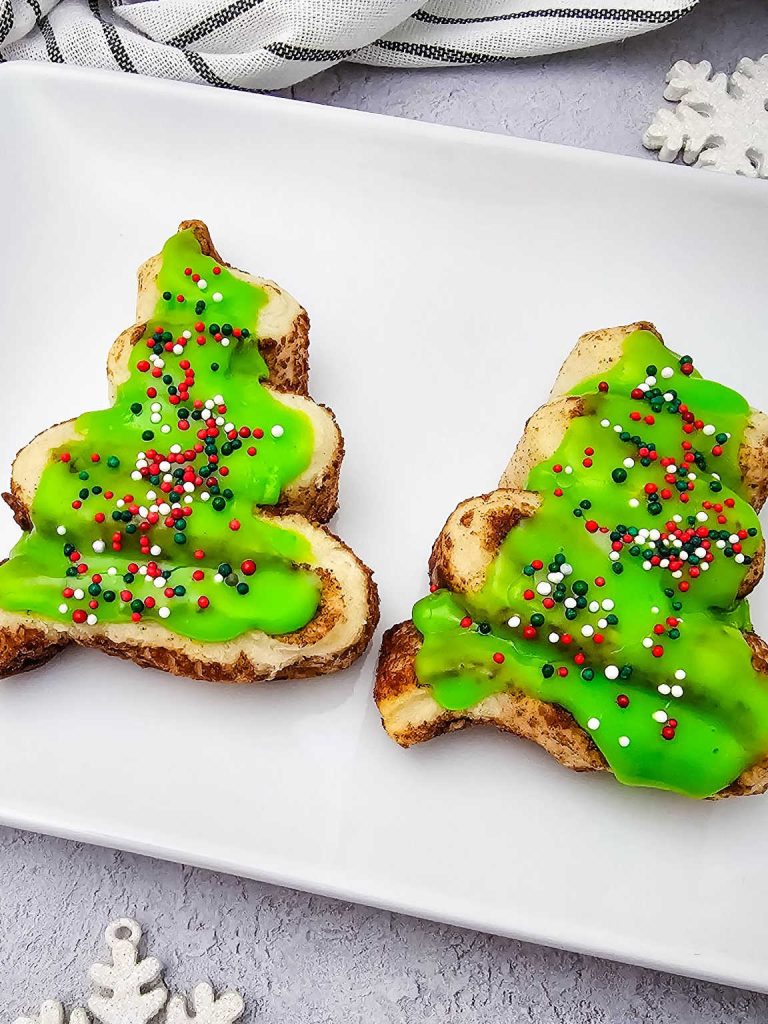 Christmas tree cinnamon rolls