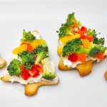 Christmas tree veggie pizza