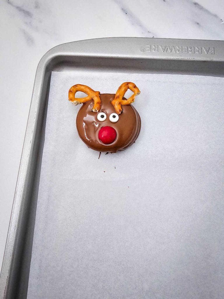 Reindeer Oreos process 6