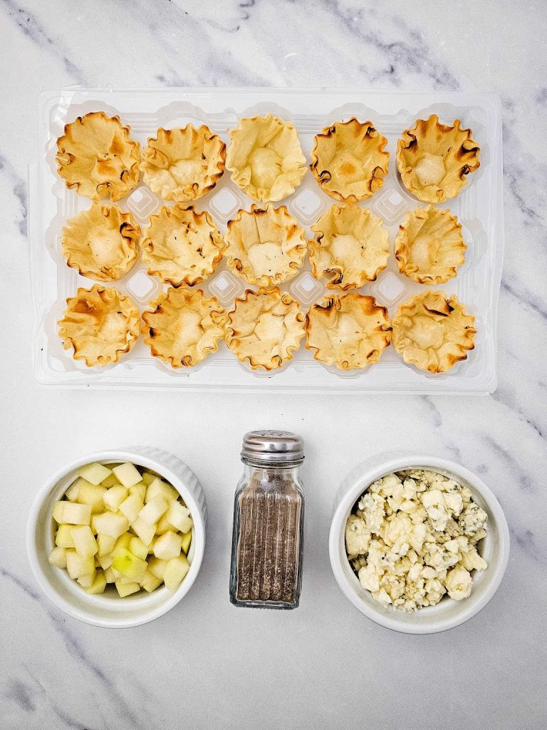 Blue cheese and pear tartlets ingredients