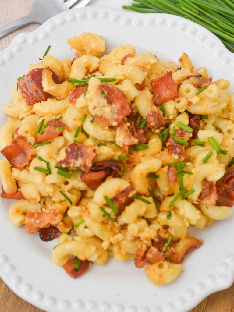 Baked bacon mac and cheese
