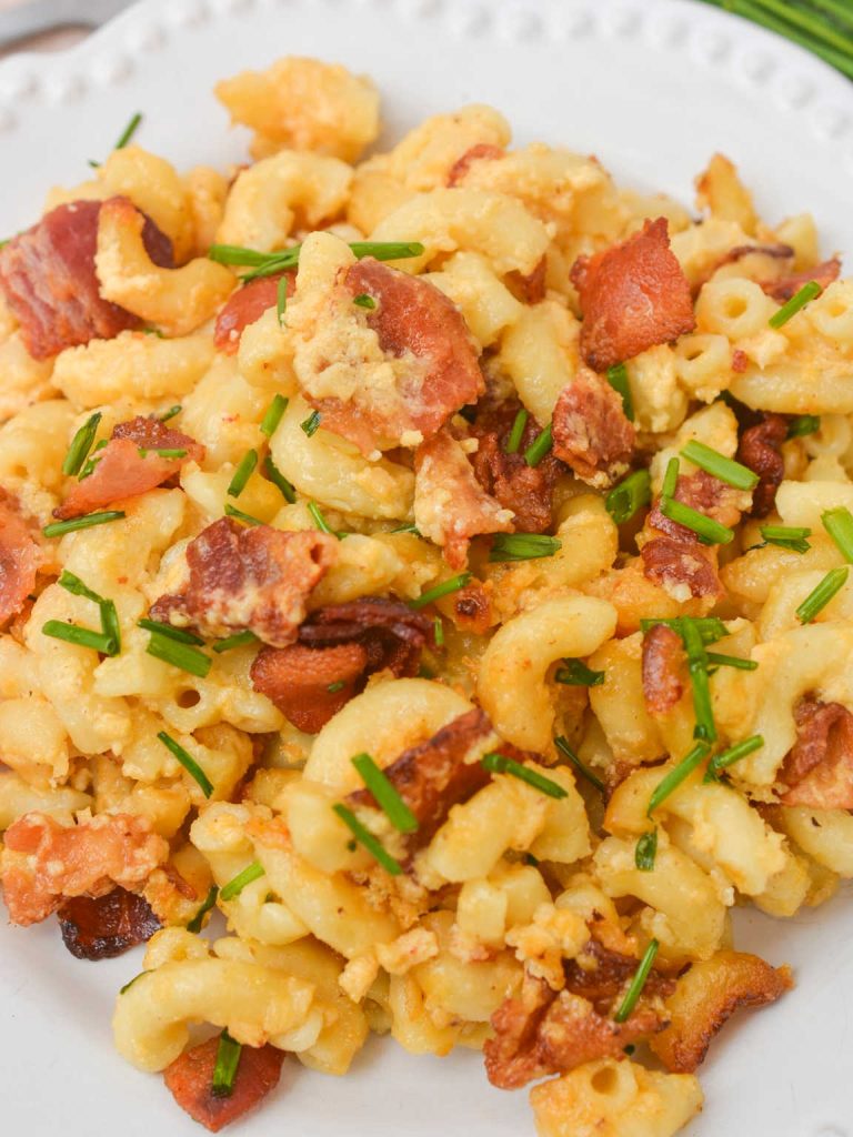 Baked bacon mac and cheese