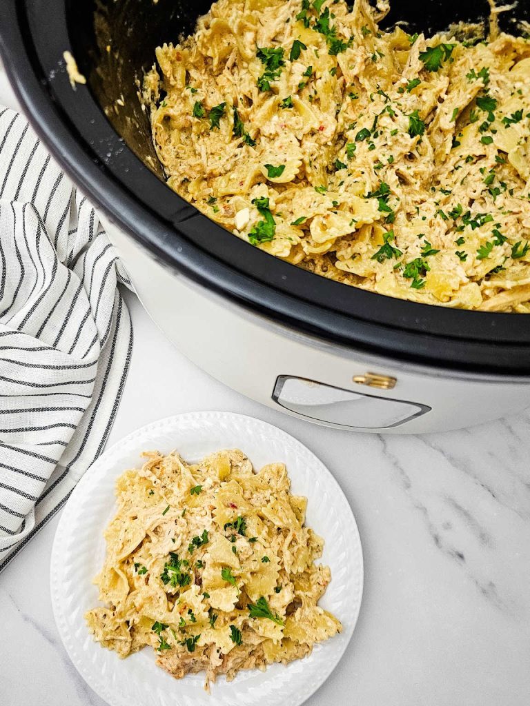Crockpot garlic parmesan chicken pasta