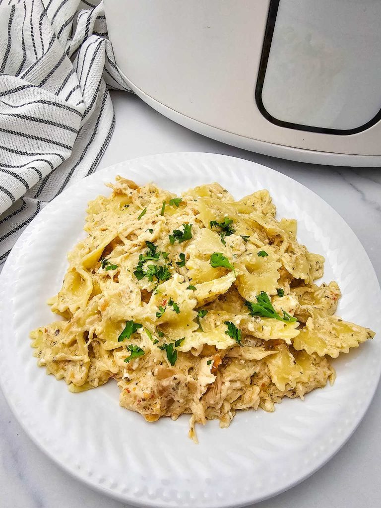 Crockpot garlic parmesan chicken pasta