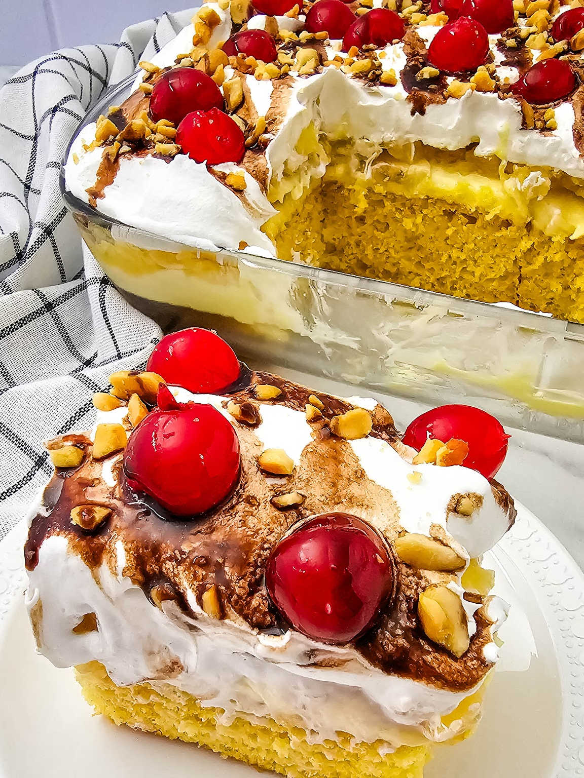 Banana split cake