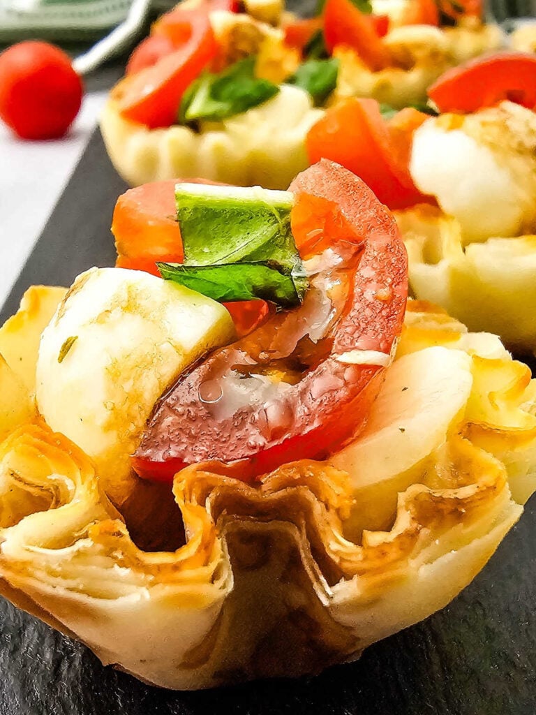 Mini caprese cups