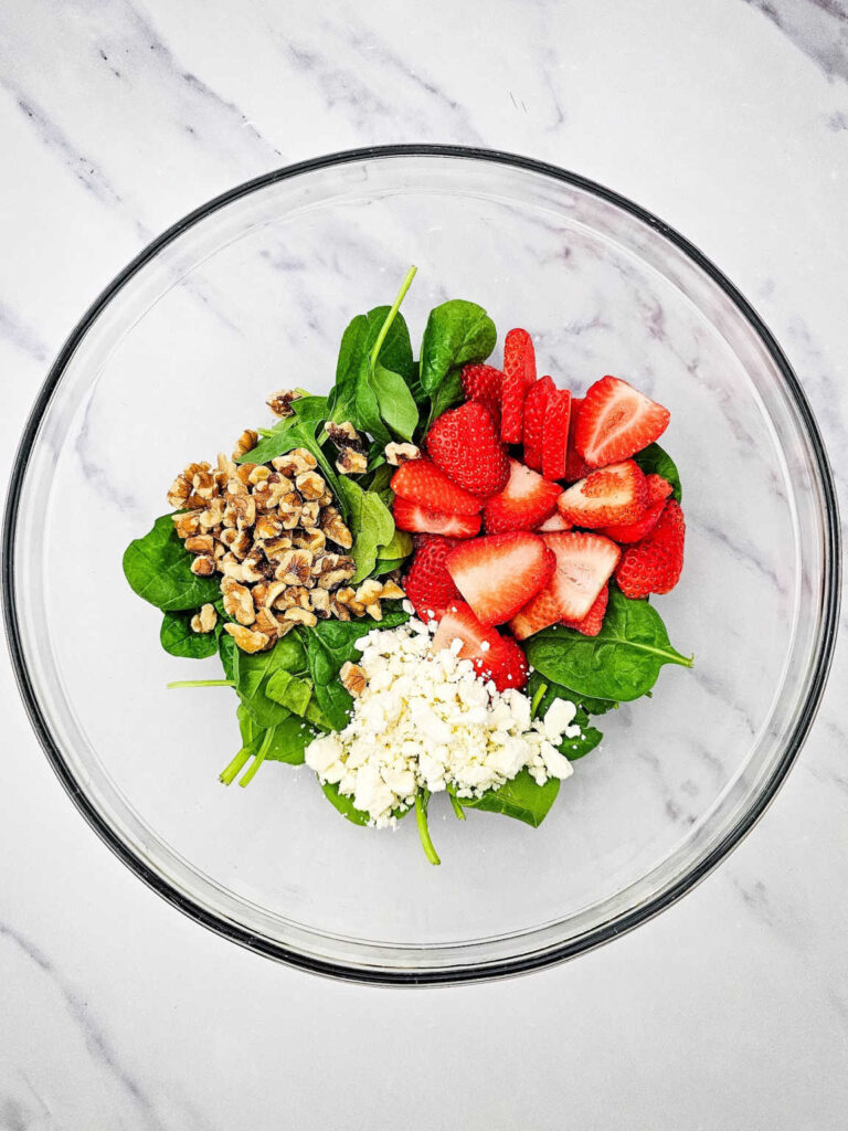 Spinach strawberry salad process 3